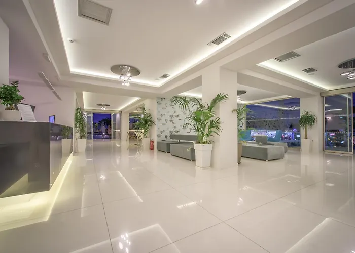 Azure Resort&SPA Ciliví